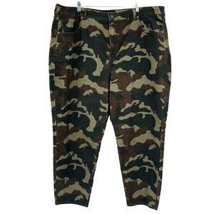 American Eagle Mom Jean super stretch camo corduroy high rise women's‎ size 24